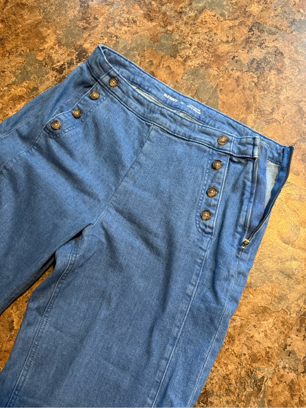 Old Navy Women's 14 Sky High Wide Leg Extra High Rise Sailor Button Zip Jeans